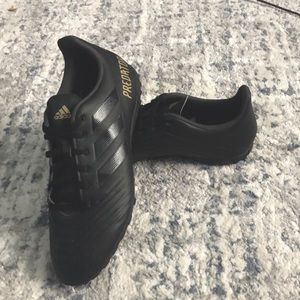 Adidas Men’s Predator Indoor Soccer Shoes